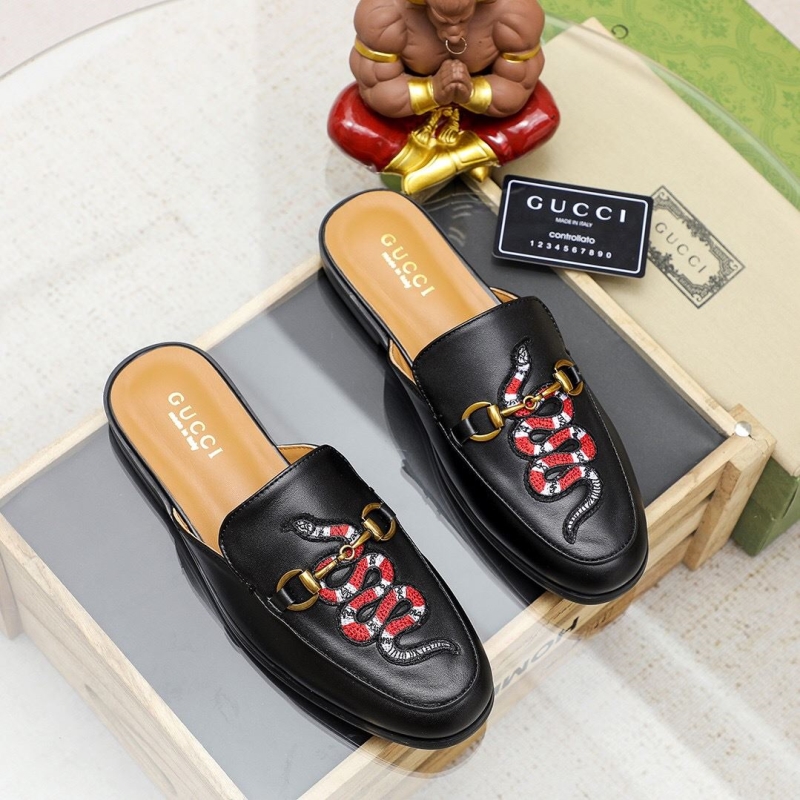 G*u*i slippers